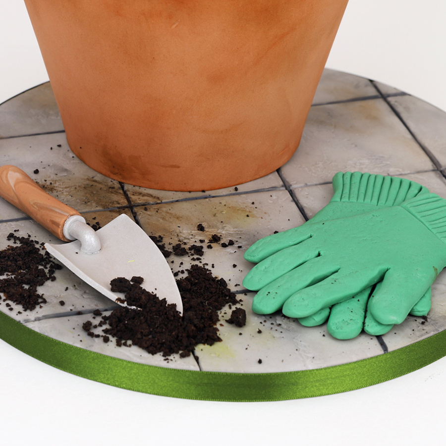 Flower pot retirement cake